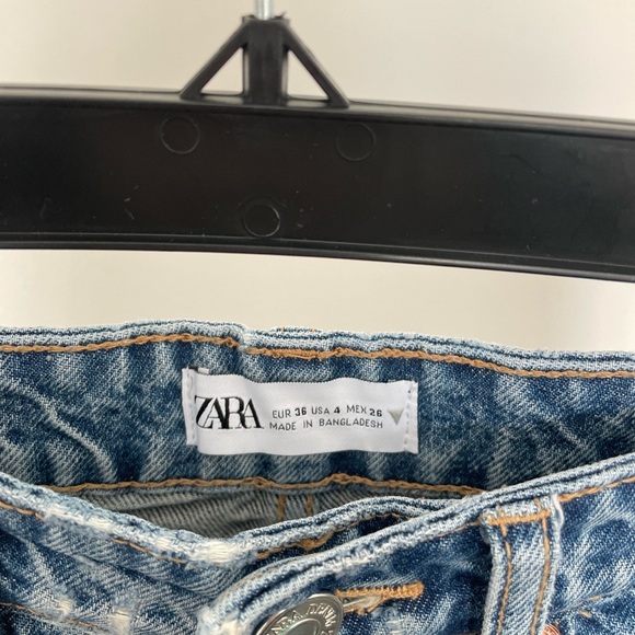 Zara Denim Shorts - Picture 2 of 3